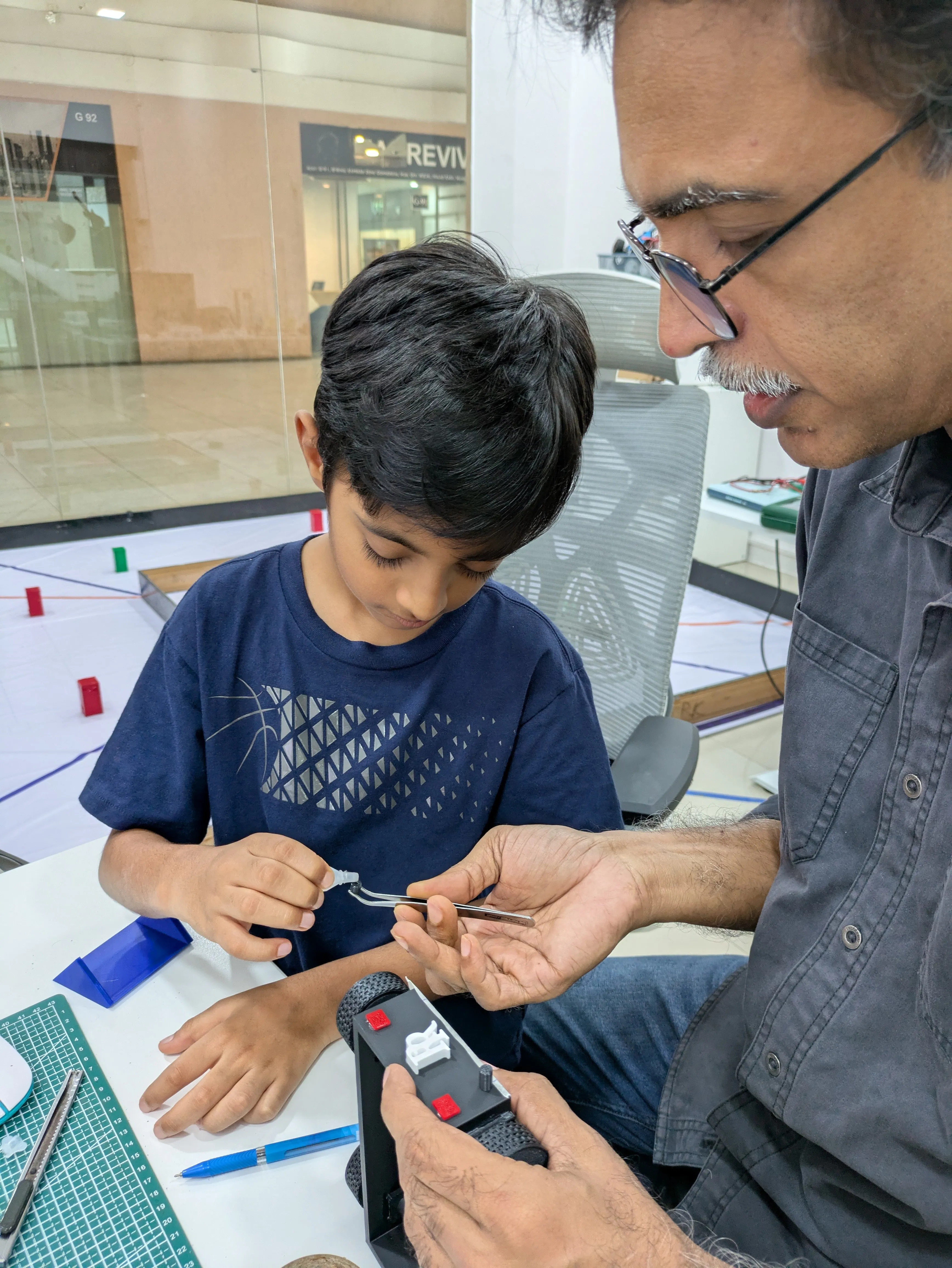 Mentor Teaching 3D Concepts